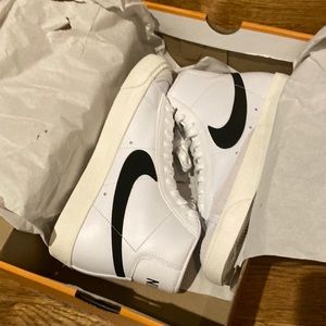 Nike Blazer Mid 77 White Black Size 7(New)